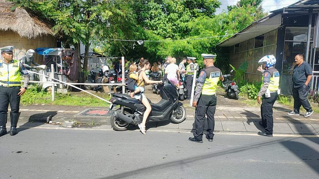 Polisi Razia Pemotor Bule Di Ubud Bali Kilas Bali