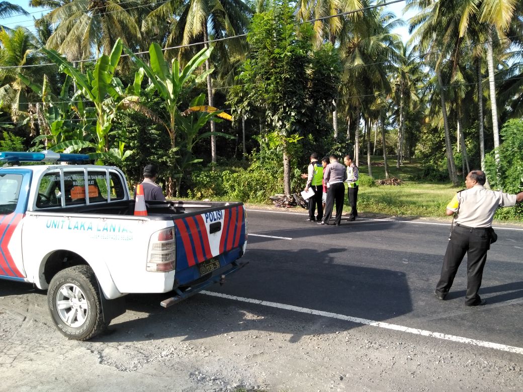 Diduga Mengantuk Mobil L300 Tabrak Pengendara Sepeda Motor Hingga Tewas ...