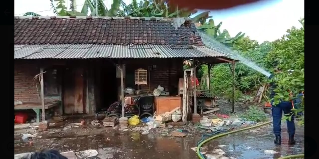 Di Jembrana Rumah  KK Miskin  Terbakar Kilas Bali