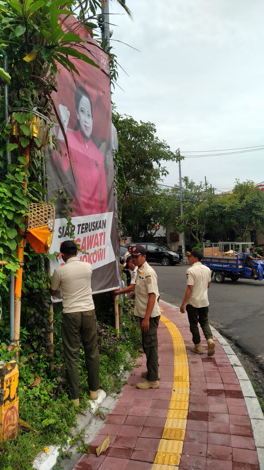 Penertiban Baliho Oleh Satpol Pp Tak Ada Tebang Pilih Kilas Bali 