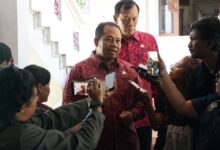 Mahendra Jaya saat memberikan keterangan kepada awak. foto/ist