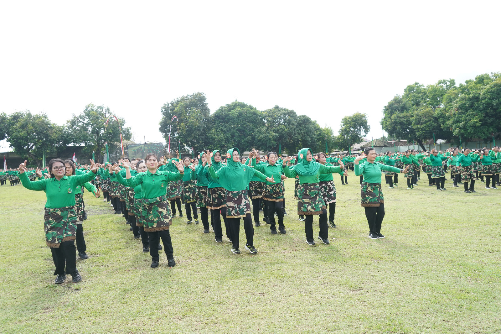 Tari Kraesi Dadong Rerod Massal, KCK Koorcab Rem 163 PD IX/Udayana ...